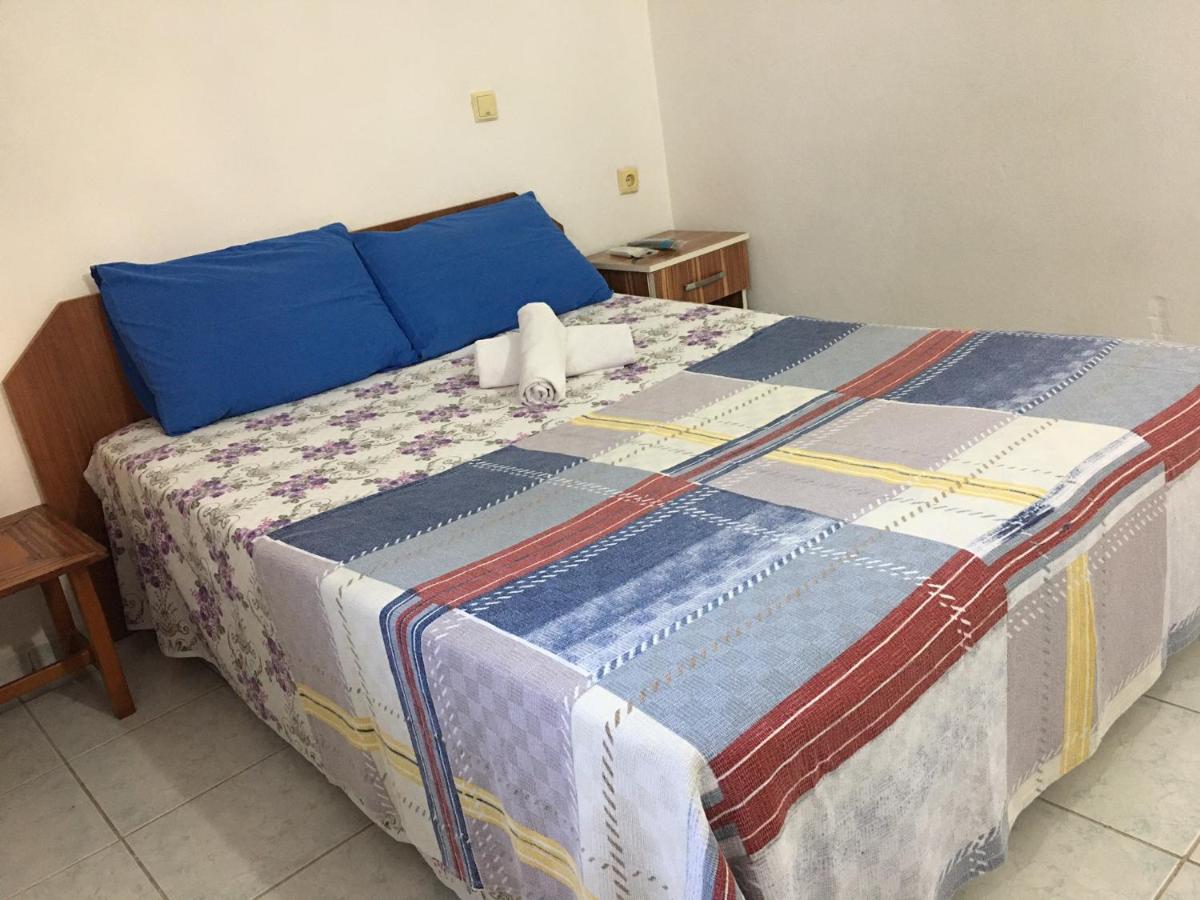 Keramos Pansiyon Finike Exteriör bild