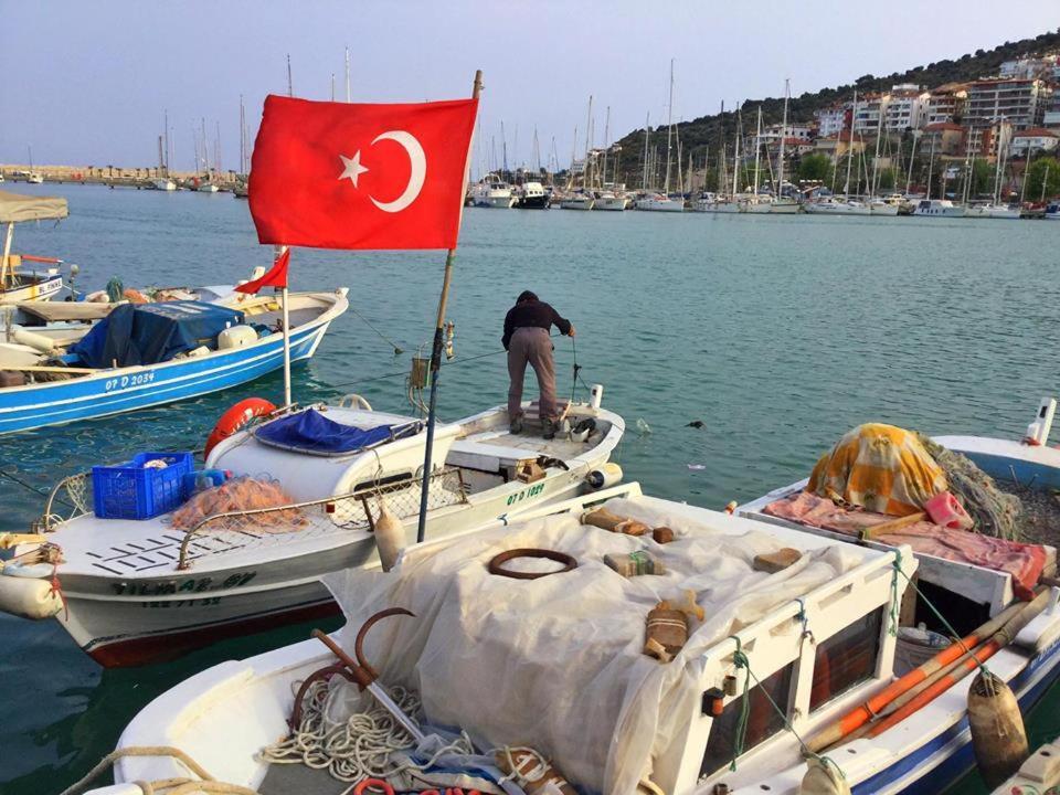Keramos Pansiyon Finike Exteriör bild